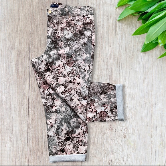 🌸Bandolino Karyn Capris Boyfriend Style Floral Crop Pants - Picture 7 of 15